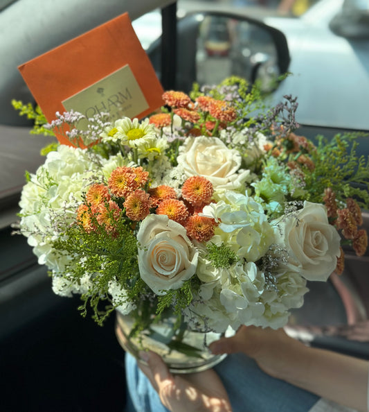 Natural flower arrangement with autumn textures — handcrafted by Charm Flower Studio