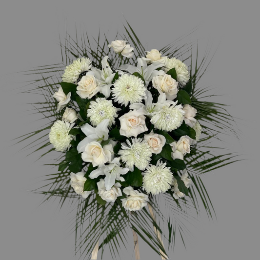 Vanilla & Jungle Green Flower Arrangement